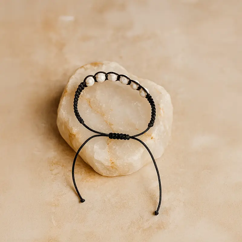 Beyaz Havlit Doğal Taş Makrome Örgülü Bileklik